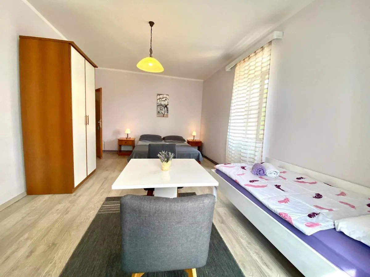 Anka Hotel Nerezine Guest house